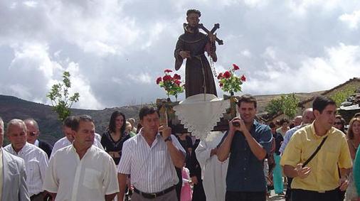 Procesión con el Santo